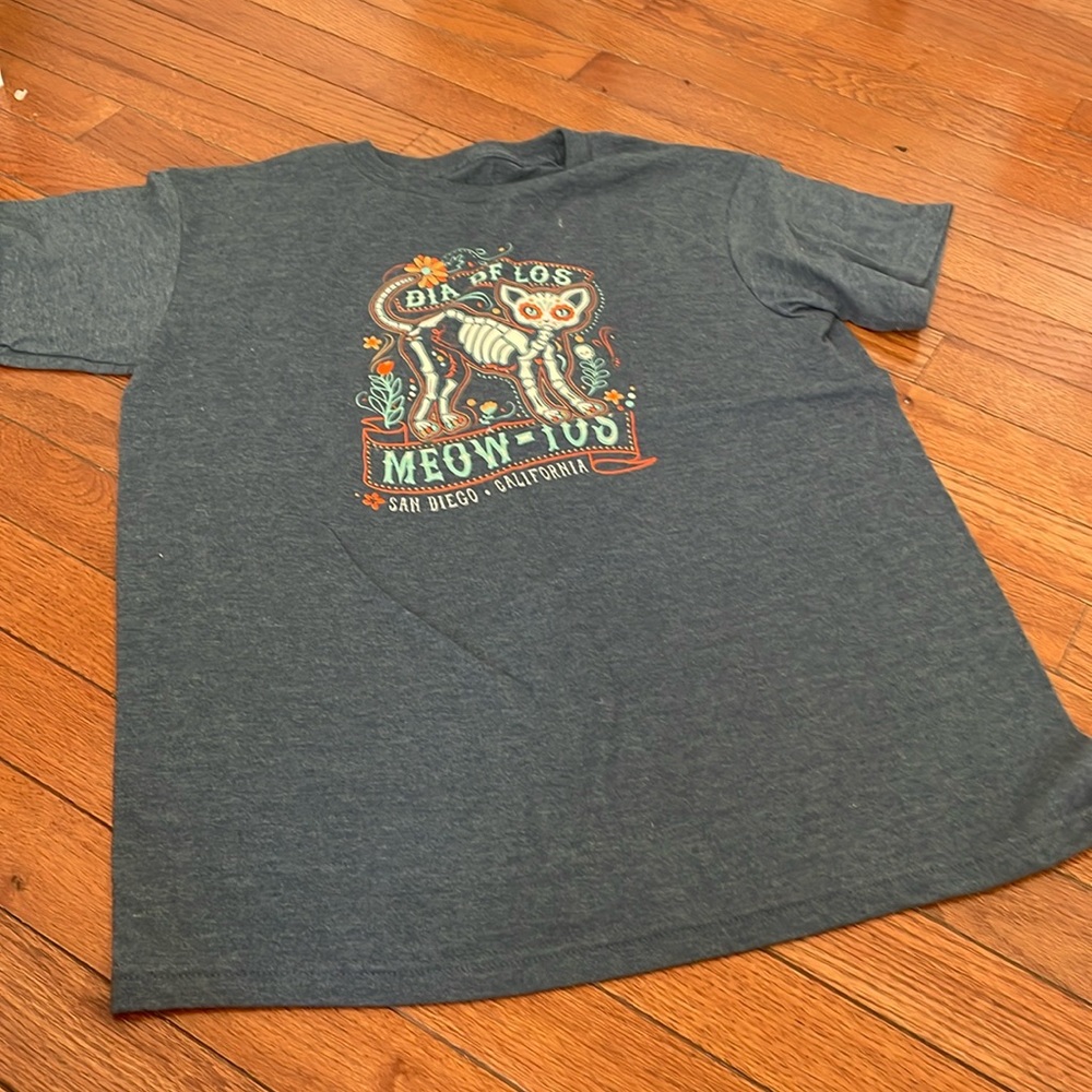 Blue cat shirt from The Duck Company